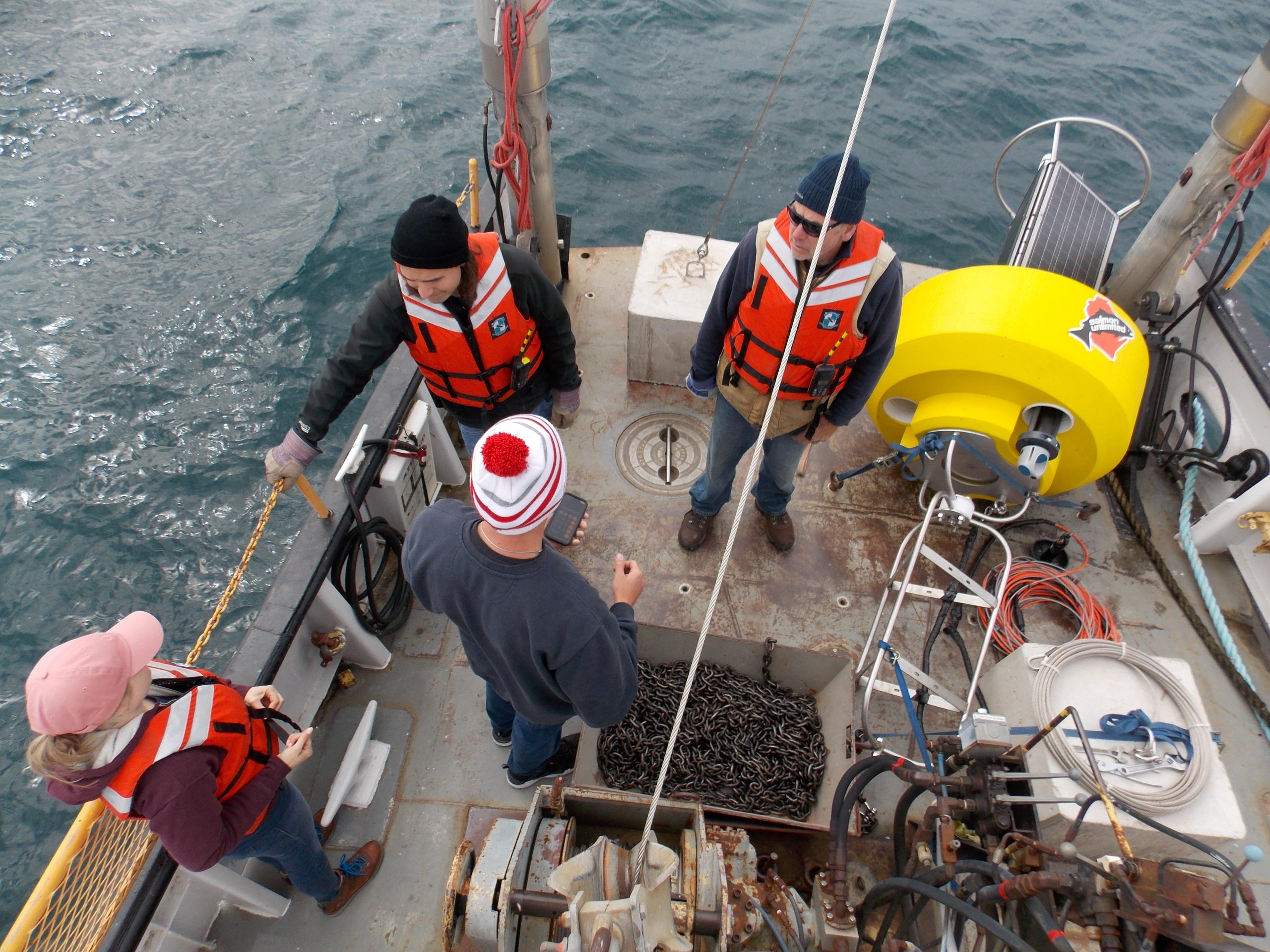 New Salmon Unlimited buoy begins monitoring waters near Racine WI