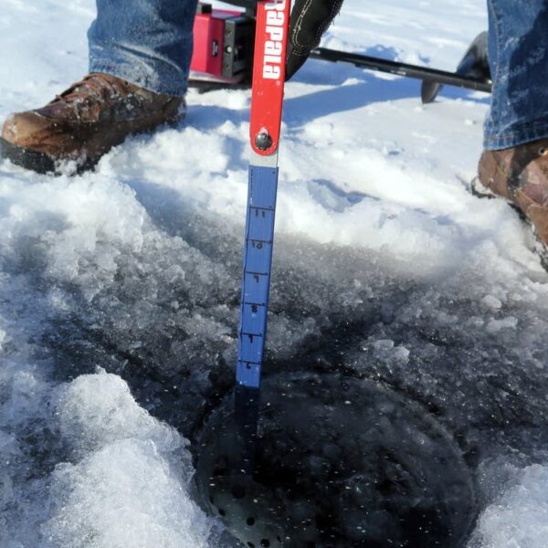 MeasuringIceThickness_PC_ElizabethDunbar_MPRNews